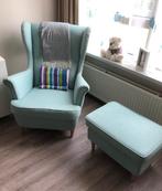 Ikea Strandmon stoel met poef lichtblauw, Huis en Inrichting, Fauteuils, Ophalen, Zo goed als nieuw, Stof, 75 tot 100 cm