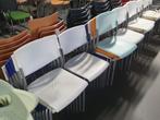 Gezocht: stapel stoelen, schoolstoelen of krukjes (opkoper), Huis en Inrichting, Stoelen, Ophalen, Gebruikt, -, Metaal