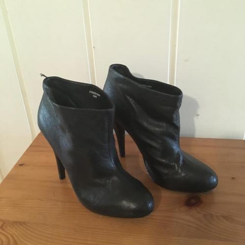 Aparte zwarte leren pumps hoge hak van Zara Basic, maat 39, Kleding | Dames, Schoenen, Zo goed als nieuw, Pumps, Zwart, Verzenden