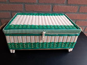 Pragtige vintage naaikistje. beschikbaar voor biedingen