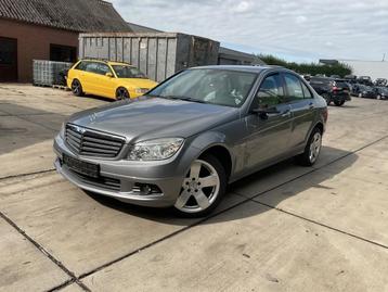 Spatbord Links Voor Mercedes-Benz C (W204) 2010 A2048800118 beschikbaar voor biedingen