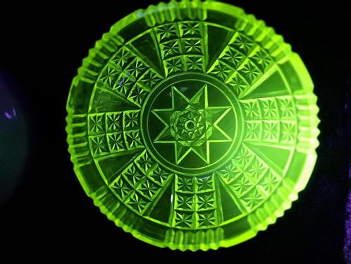Mooie set uranium schalen, Antiek en Kunst, Antiek | Glas en Kristal, Ophalen of Verzenden