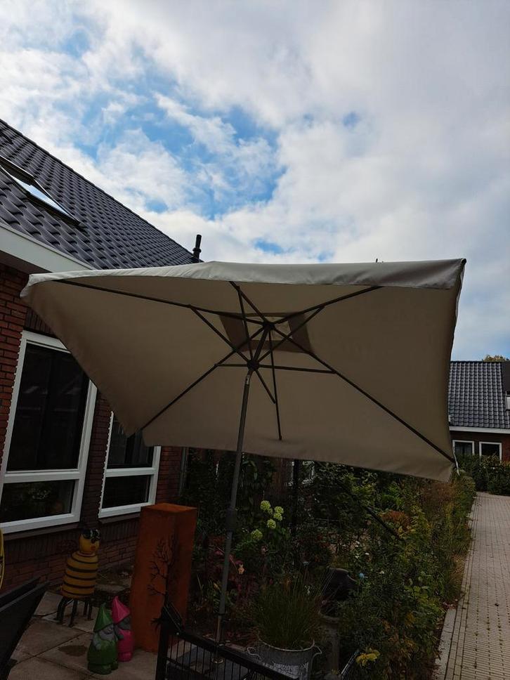 Parasol met verrijdbare voet.  Zo goed als nieuw!, Tuin en Terras, Parasols, Zo goed als nieuw, Stokparasol, 2 tot 3 meter, Kantelbaar