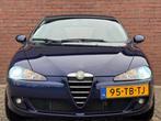 Alfa Romeo 147 1.6 T.SPARK VELOCE COLLEZIONE | NL-AUTO!, Voorwielaandrijving, 1195 kg, Gebruikt, Beige