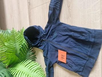 Vest Koko Noko maat 98 beschikbaar voor biedingen