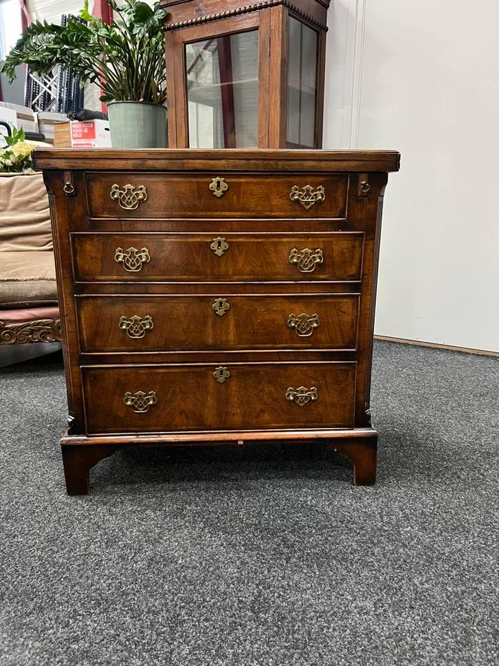 Antiek inklapbaar schrijfmeubel met fineer en brons beslag, Antiek en Kunst, Antiek | Meubels | Tafels, Ophalen of Verzenden