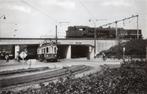 Leiden, Stationsviaduct met Stadstram. 4641, Ophalen of Verzenden, 1960 tot 1980, Gelopen, Zuid-Holland