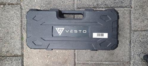 Vesto Accu Kettingzaag met Koffer, Doe-het-zelf en Verbouw, Gereedschap | Zaagmachines, Gebruikt, Kettingzaag, 1200 watt of meer