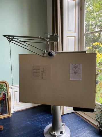 Tekentafel  beschikbaar voor biedingen