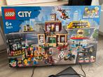LEGO City 60271 Stadsplein, Ophalen of Verzenden, Zo goed als nieuw, Complete set, Lego