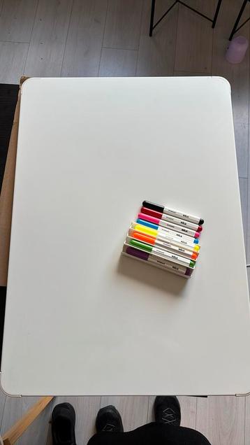 Whiteboard van ikea beschikbaar voor biedingen