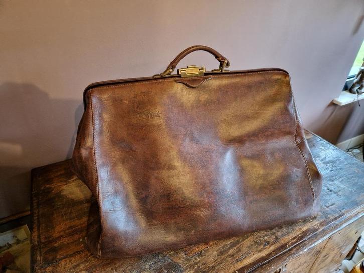 Vintage lederen reistas, Sieraden, Tassen en Uiterlijk, Tassen | Reistassen en Weekendtassen, Gebruikt, Bruin, 60 tot 80 cm, 30 cm of meer