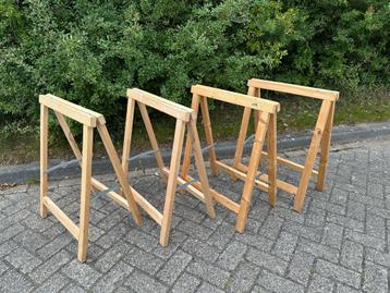 Solide Houten Schragen (4 stuks) beschikbaar voor biedingen