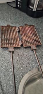 ZWAAR ANTIEK  GIETIJZEREN  WAFEL IJZER, Witgoed en Apparatuur, Wafelijzers, Ophalen of Verzenden, Gebruikt