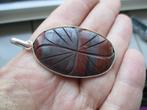 7201/ verzilverde gekerfde rode tiger eye hanger, Overige voorstellingen, Nieuw, Ophalen of Verzenden, Met edelsteen