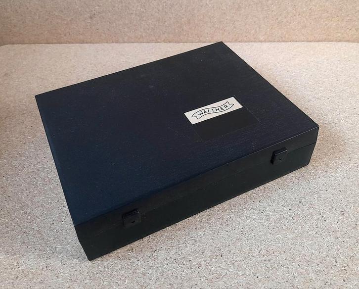 Walther P5 kunstoffen opbergdoos als nieuw met pompstok, Verzamelen, Militaria | Algemeen, Overige soorten, Overige typen, Nederland