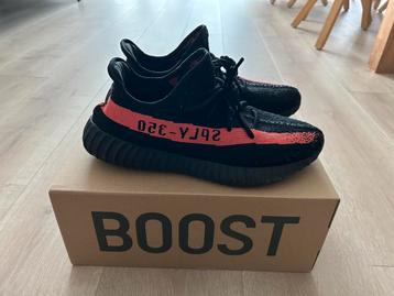USED Adidas Yeezy 350 V2 core black red maat 45 1/3 beschikbaar voor biedingen
