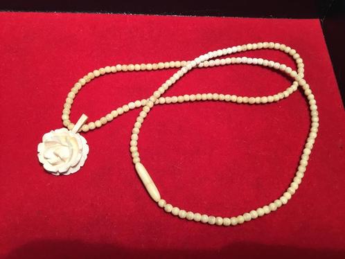 Collier van been met hanger ( in Hilversum ), Sieraden, Tassen en Uiterlijk, Kettingen, Gebruikt, Met hanger, Ophalen of Verzenden