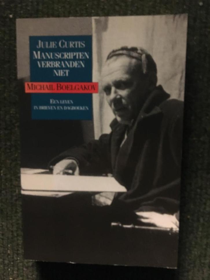 Manuscripten verbranden niet ; Julie Curtis #Rusland, Boeken, Literatuur, Zo goed als nieuw, Europa overig, Ophalen of Verzenden