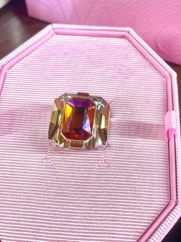 Swarovski ring, nieuw, np €300 beschikbaar voor biedingen