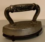 Antiek IJzeren Kinder Strijkijzer (Porseleinen Pop), Ophalen