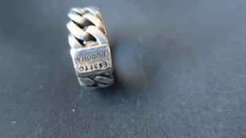 Zilveren Buddha ring beschikbaar voor biedingen