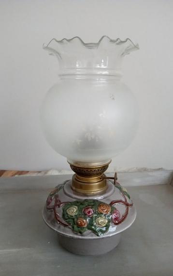 Olielamp beschikbaar voor biedingen