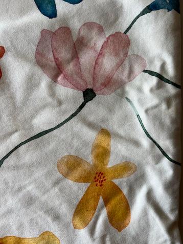 Kussenhoes met bloemenprint beschikbaar voor biedingen