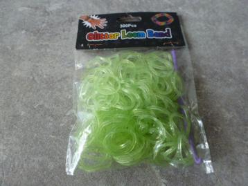 NIEUW 200 glitter groene loom bandjes 5 zakjes voor 10,00 beschikbaar voor biedingen