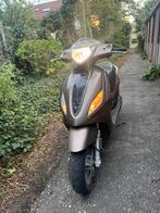 Piaggio zip new fly schade, Fietsen en Brommers, Scooters | Piaggio, Gebruikt, Maximaal 45 km/u, Ophalen of Verzenden, Fly