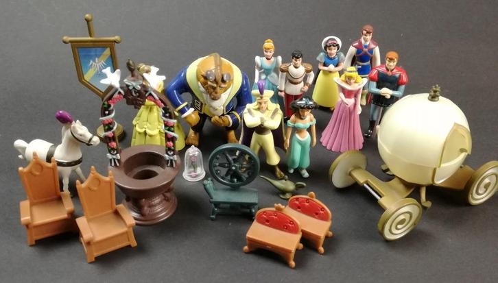 WALT DISNEY WORLD Monorail Cinderella's Castle Play Set 2012, Verzamelen, Disney, Gebruikt, Beeldje of Figuurtje, Sneeuwwitje of Doornroosje