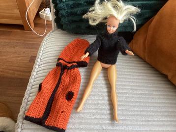 Oude barbie Hong Kong. beschikbaar voor biedingen