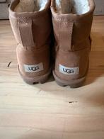 Zgan origjnele Ugg mini Essential chestnut mt 38, Bruin, Lage of Enkellaarzen, Ophalen of Verzenden, Zo goed als nieuw