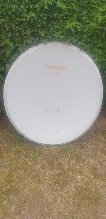 Famaval Hi-Gain Schotelantenne voor camper of caravan beschikbaar voor biedingen