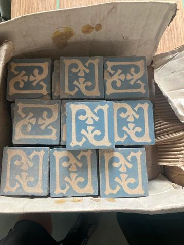 Oude Tegeltjes 7x7 cm ca 35 stuks beschikbaar voor biedingen