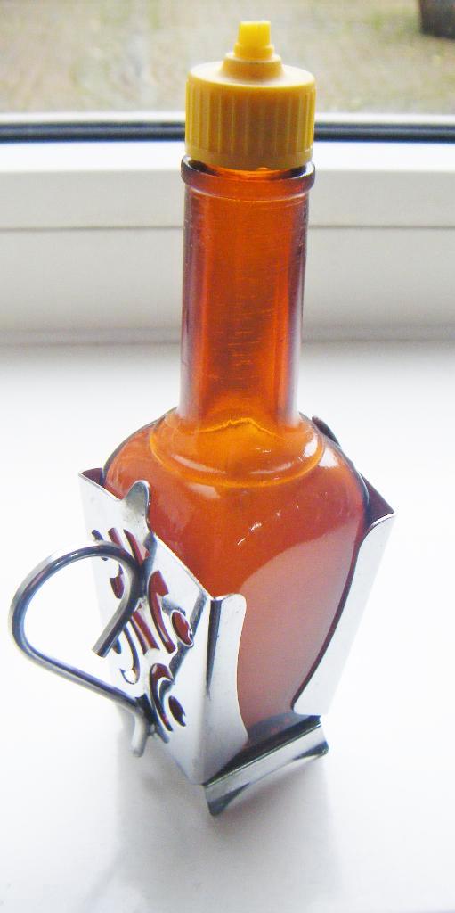 Oude houder voor Maggiflesjes,opengewerkt,vintage,excl. fles, Antiek en Kunst, Antiek | Keukenbenodigdheden, Ophalen of Verzenden