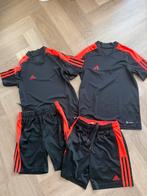 Adidas sport setjes 152, Ophalen, Zo goed als nieuw, Meisje, Sport- of Zwemkleding