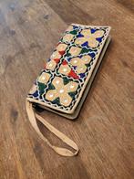Hand  geborduurd tasje, Ophalen of Verzenden, Nieuw, Beige, Avondtasje