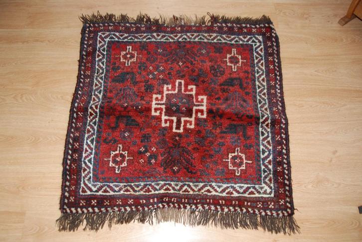 Bordeaux kleed / pers / tapijt, Antiek en Kunst, Antiek | Kleden en Textiel, Ophalen of Verzenden