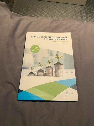 Verschillende schoolboeken beschikbaar voor biedingen