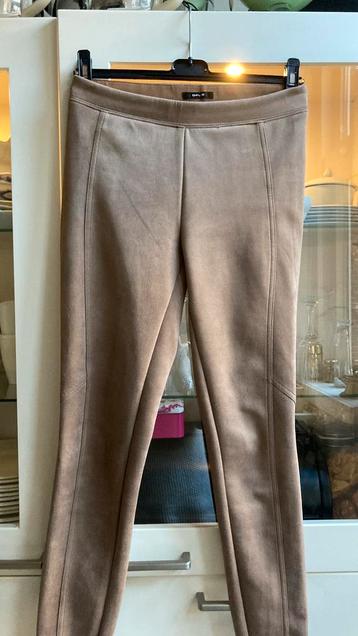 OPUS Camelkleurige broek van stretch/suèdine S NIEUWSTAAT beschikbaar voor biedingen