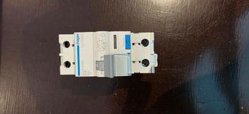 aardlekautomaten en beltrafo hager beschikbaar voor biedingen