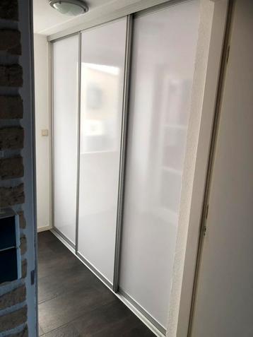 Schuifdeuren / Schuifwanden inclusief 2 meter kasten  beschikbaar voor biedingen
