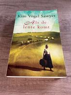 Als de lente komt - Kim Vogel Sawyer, Ophalen of Verzenden, Zo goed als nieuw, Nederland