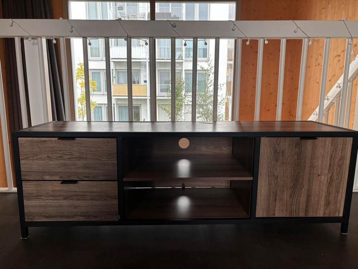 Industriele tv meubel 140 cm breed, Huis en Inrichting, Kasten | Televisiemeubels, Zo goed als nieuw, Minder dan 100 cm, 100 tot 150 cm