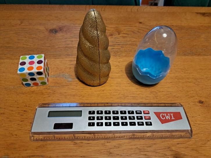 GRATIS Unicorn, mini rubik's cube, liniaal op zonne-energie, Kinderen en Baby's, Speelgoed | Overig, Gebruikt, Ophalen