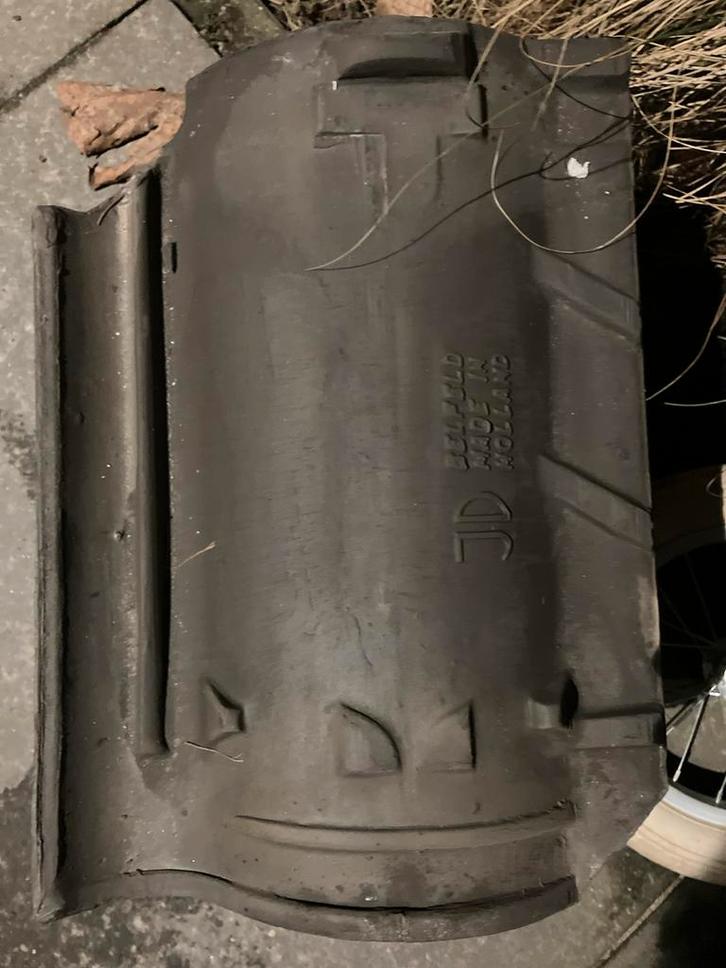 Grijze JD Dakpannen - ca. 30 stuks, Doe-het-zelf en Verbouw, Dakpannen en Dakbedekking, Gebruikt, Dakpannen, Steen of Klei, Grijs