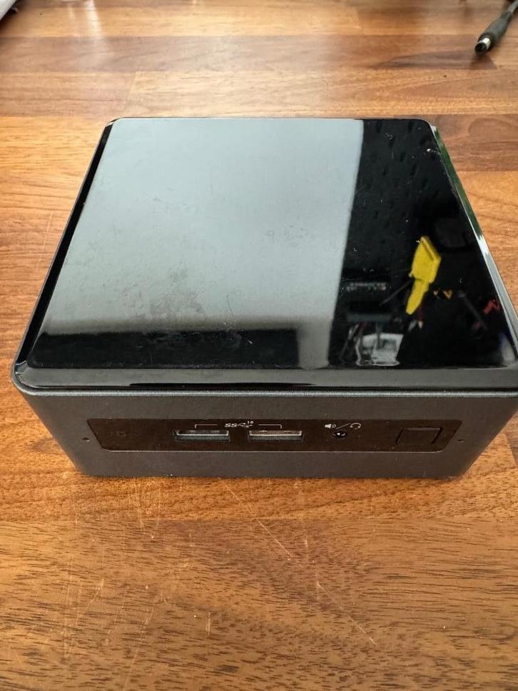 Intel NUC Kit NUC8I7BEH i7/16GB RAM/256GB minipc, Computers en Software, Barebones, Gebruikt, Ophalen of Verzenden