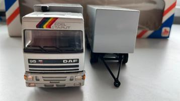 Zeer zeldzame Daf 95 combi EDELTAPIJT gemaakt door Lion Car beschikbaar voor biedingen