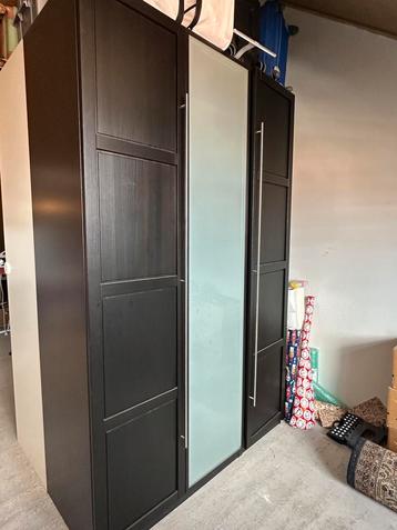 Te koop: IKEA PAX kast - zwartbruin met matglazen deur